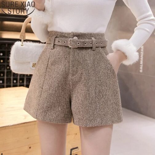 Available in chic khaki, gray, and black, these fashionable warm shorts are perfect for the colder months