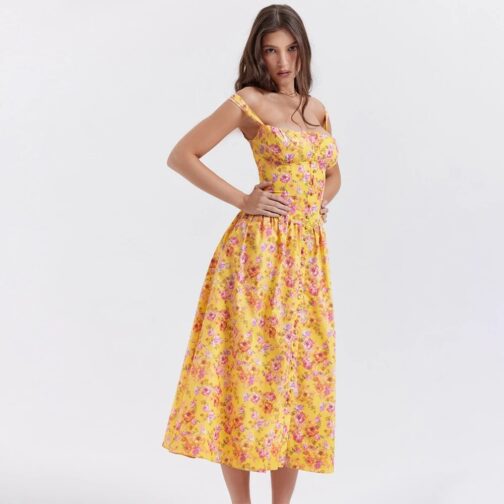 This beautiful dress features a charming floral print and a convenient pocket, blending style and functionality effortlessly.