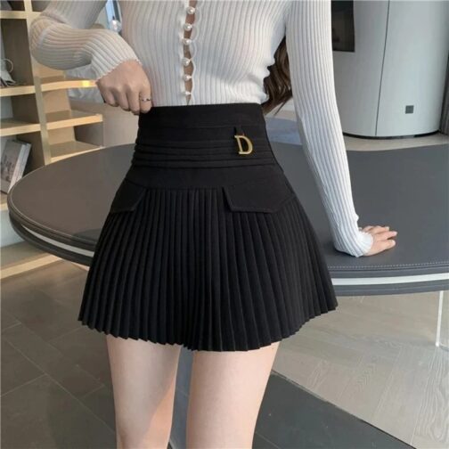 Ideal for various occasions, from casual outings to chic gatherings, this versatile skirt pairs effortlessly with blouses, crop tops, and tees 3