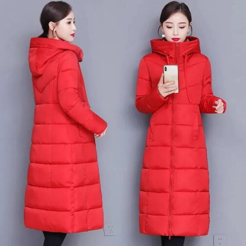 Whether for casual outings or more formal occasions, this padded coat is a versatile addition to your winter wardrobe.5