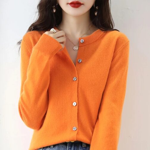 This O-neck sweater is perfect for spring, autumn, and winter, offering a timeless addition to your wardrobe