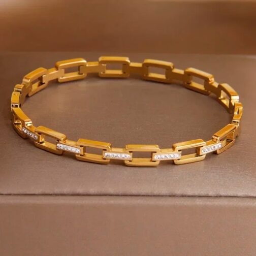 Whether you're attending a party or looking for a thoughtful gift, this bracelet is a versatile and timeless accessory 4