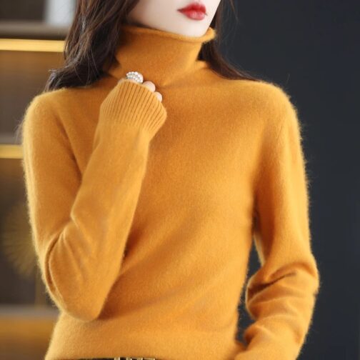 This luxurious sweater combines unparalleled softness with sophisticated style, making it a must-have for any fashion-forward woman. 2