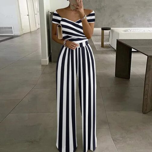 The high waist enhances your figure, while the wide-leg pants create a sophisticated, flowy look that’s perfect for summer. 11