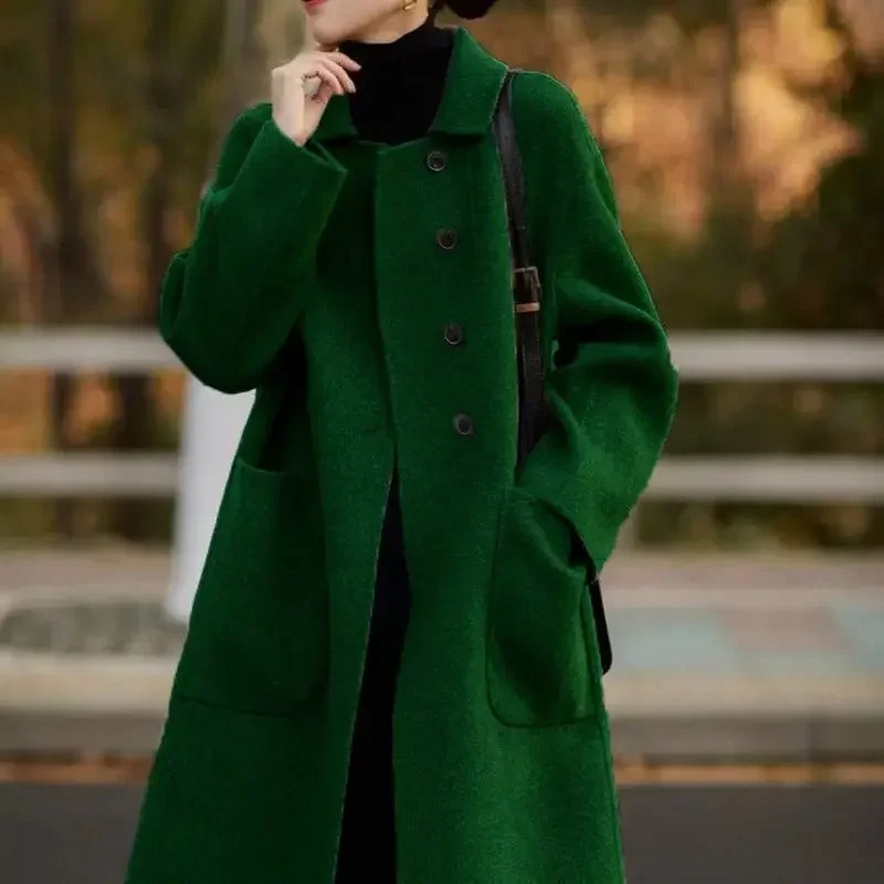 Designed with a relaxed, loose fit, it provides effortless layering while keeping you cozy in colder weather 1