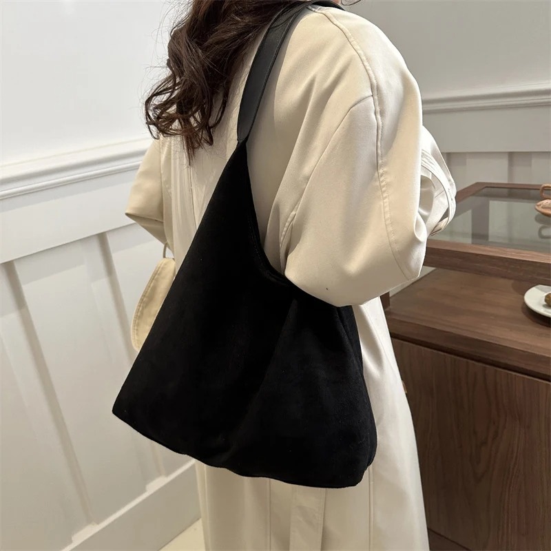 Women's Vintage Large Capacity Shoulder Bag - Image 4